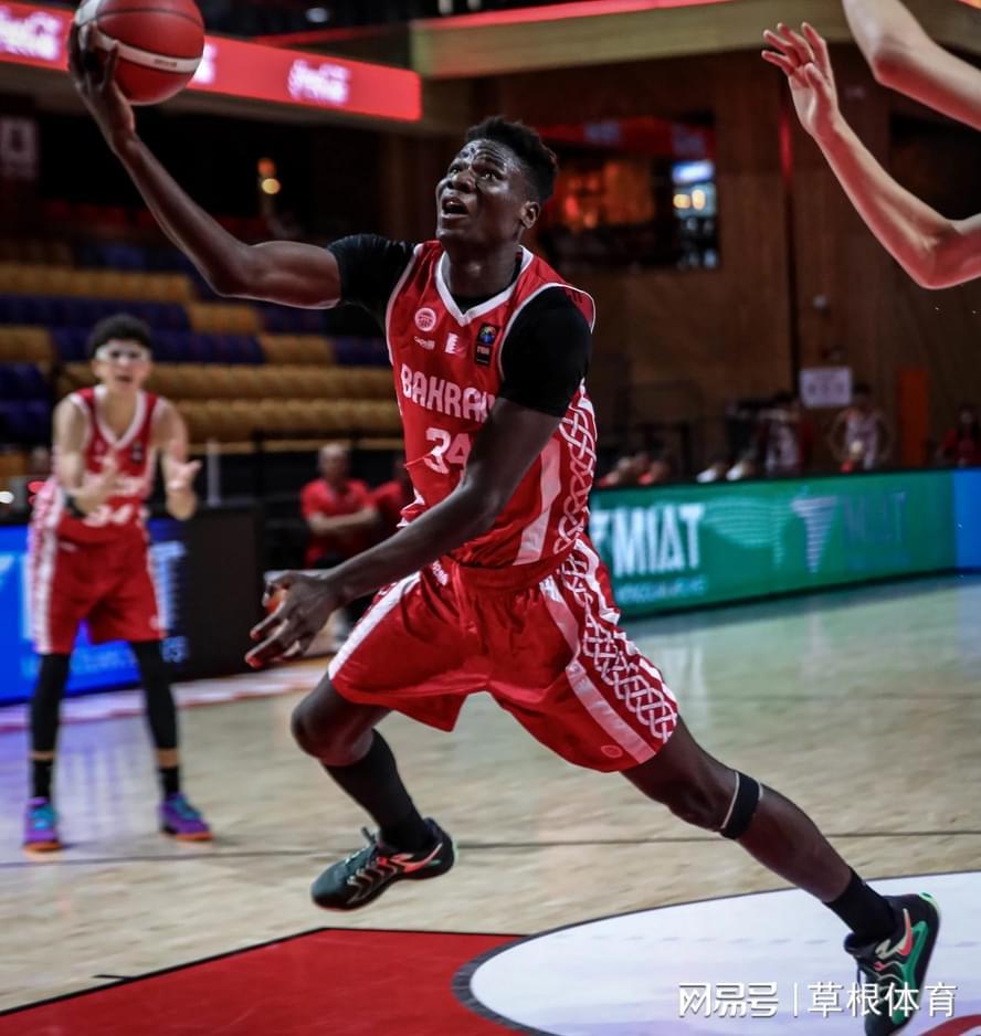 大喜讯!84-69:中国男篮又赢了,进4强+锁定世青赛门票,太稳了